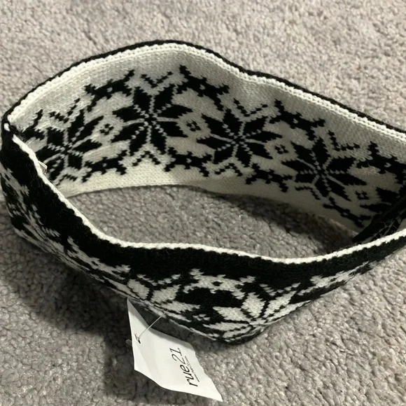 Rue21 Reversible Headband - Picture 2 of 4